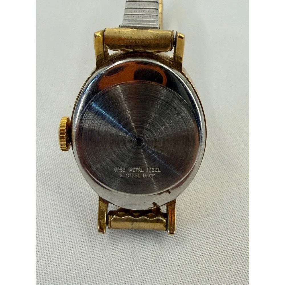 Vintage Timex Womens Oval Gold Tone Watch Roman Numeral Dial Expansion Band